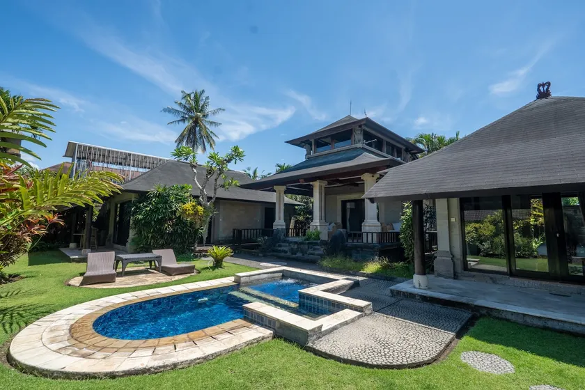 3BR Beautiful Villa Queen With Stunning Rice Field - Image 1