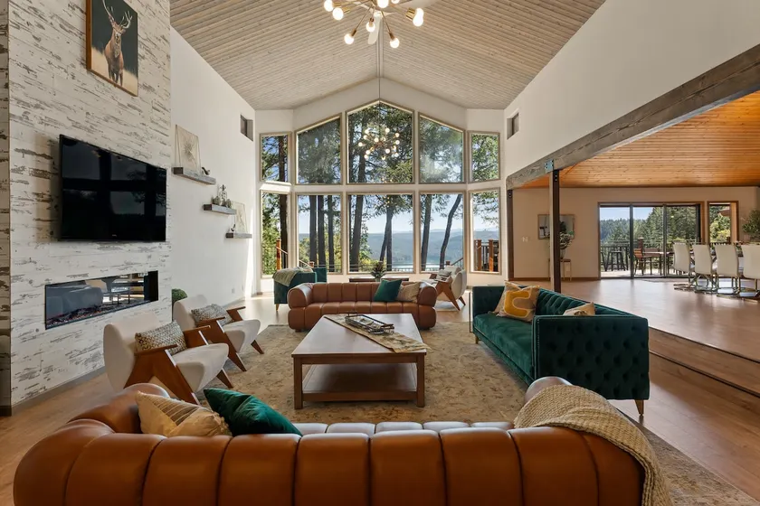 The Gathering Place! Sleeps 24, Lakeview, Game room - Image 1