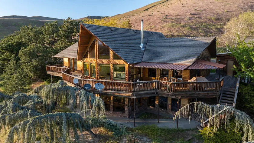 Cascabel Estate - Image 1