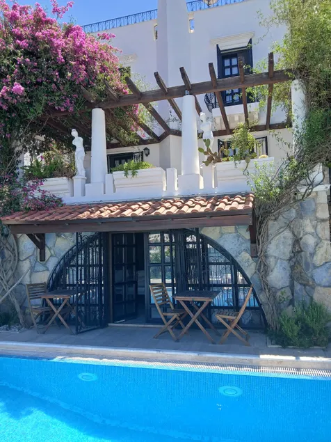 Gorgeous Villa | Sparkling Pool | Stunning Views - Image 1