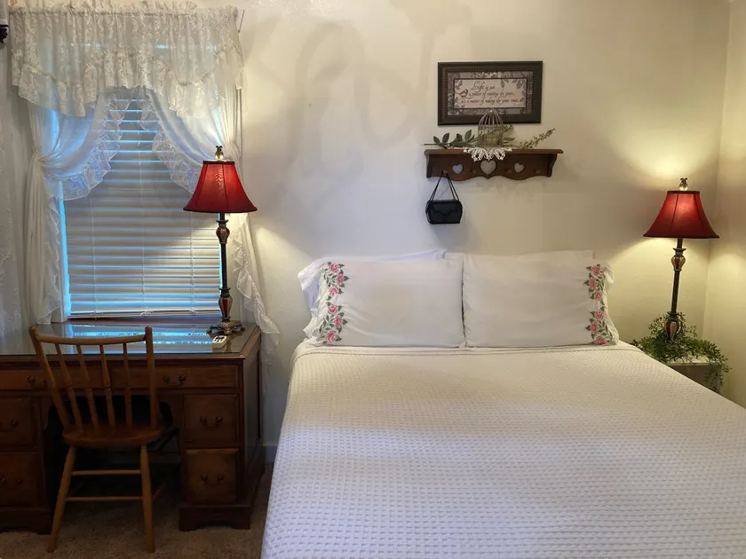 Gina's Cabin - Image 1