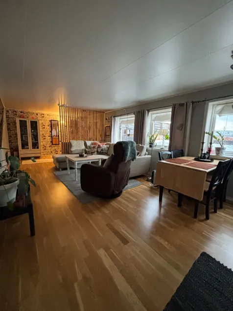 Cozy Ground-Floor Stay by Hurtigrute Museum . - Image 1