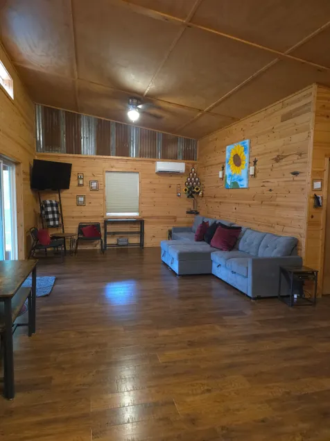 Jolly Ranch -Canyon Lake, Hill Country, &pet yard - Image 1