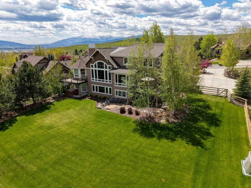 Luxury Missoula Friends And Family Home - Image 1