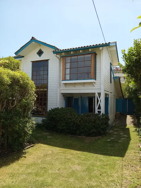 House in front of Rocas de Santo Domingo beach - Image 1