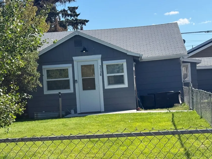 Floral Park Cottage. - Image 1