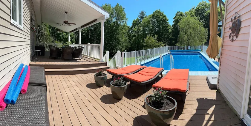 Hot Tub and pool Home away from home - Image 1