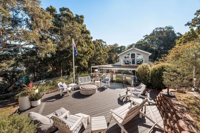 Bancroft Haven - 4BR, Dining, Panoramic Views - Image 1