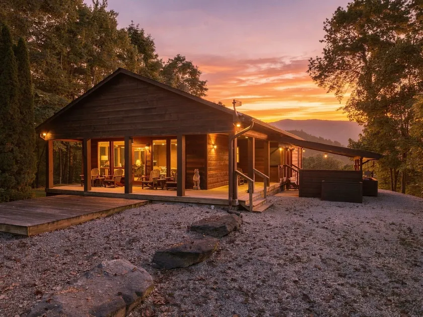 A Blessing Cabin | Upscale Mountain Getaway - Image 1