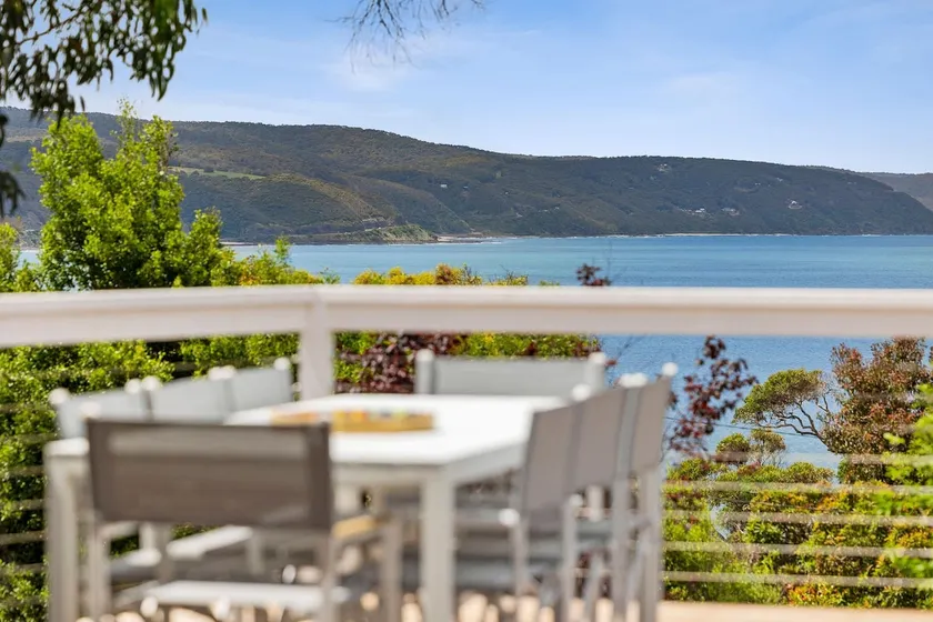 Alby's - Beachfront Retreat - Image 1