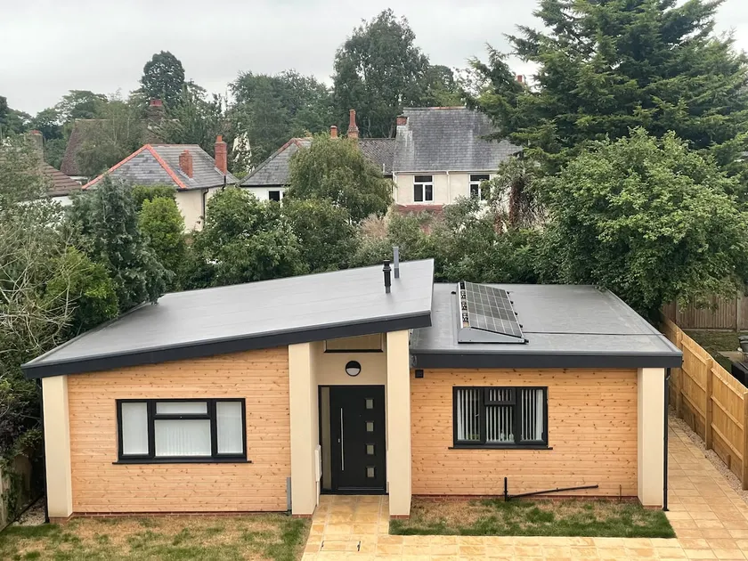 Brand New, Peaceful Headington Home & Free Parking - Image 1