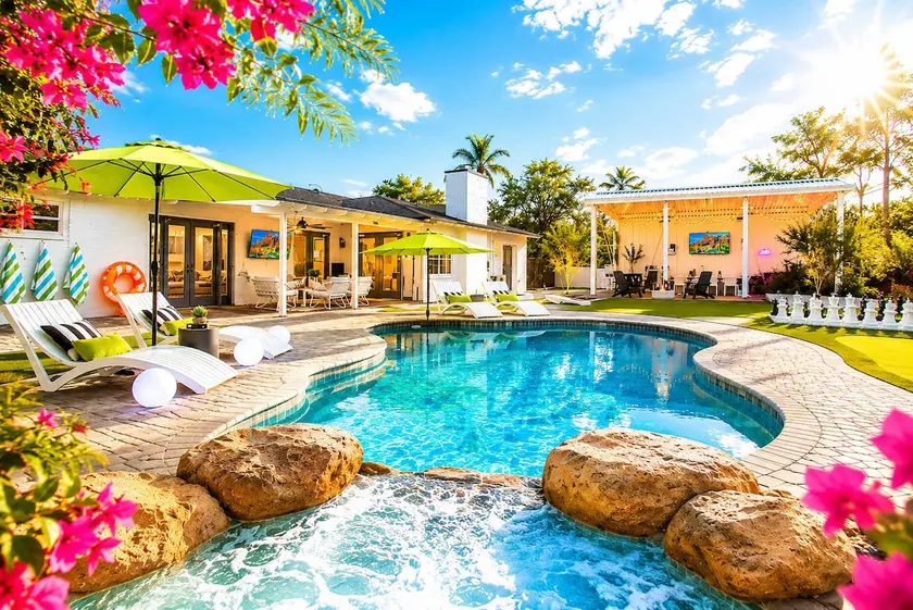 Villa w/heated pool & spa - Image 1