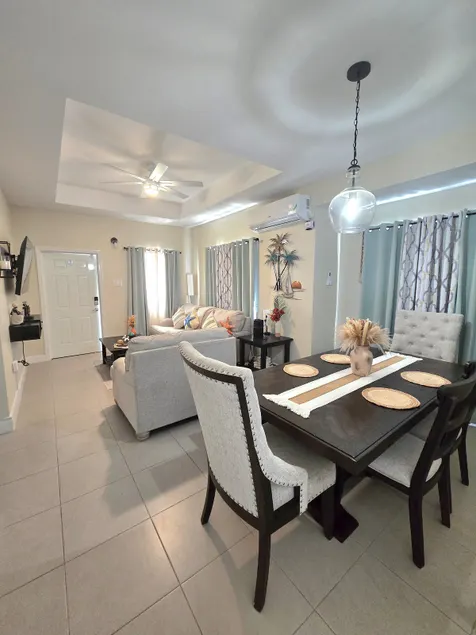SunKiss Paradise/Family 4 home/ Btw Negril & Mobay - Image 1