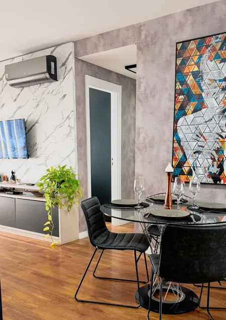 Essence | Elegant Apartment with Spectacular View - Image 1