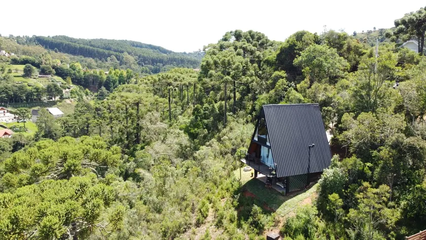 A-Frame Cabin with Hot Tub and View, 5 km from Capivari - Image 1