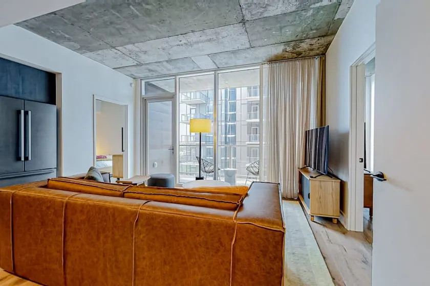 2BR Lakefront Natiivo Austin 28th-Floor - Image 1