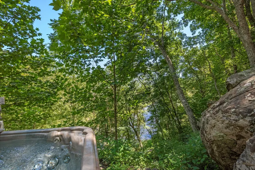 Overlooking the New River + Hot Tub + Jacuzzi - Image 1