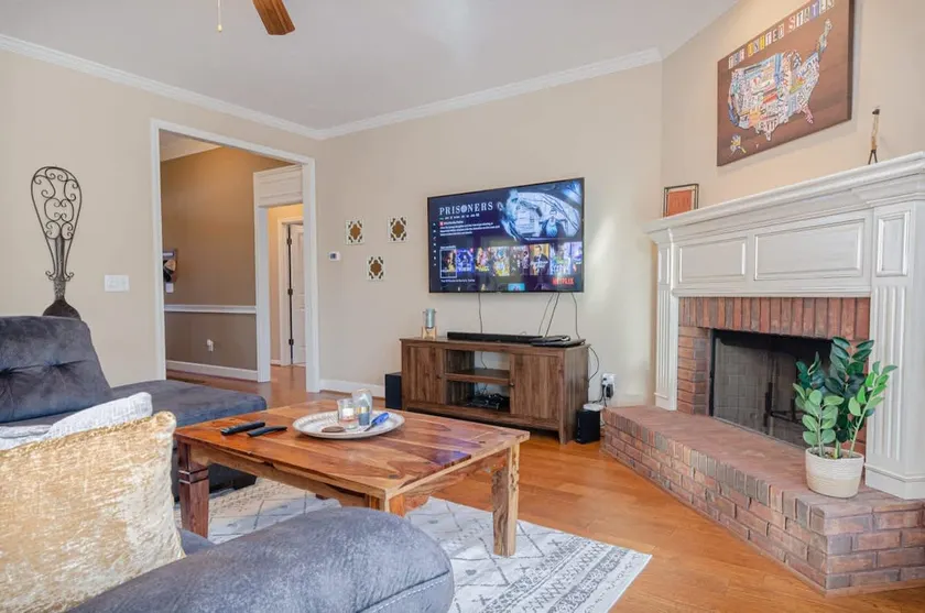 Modern Columbus Military stay w/ Grill & Games - Image 1