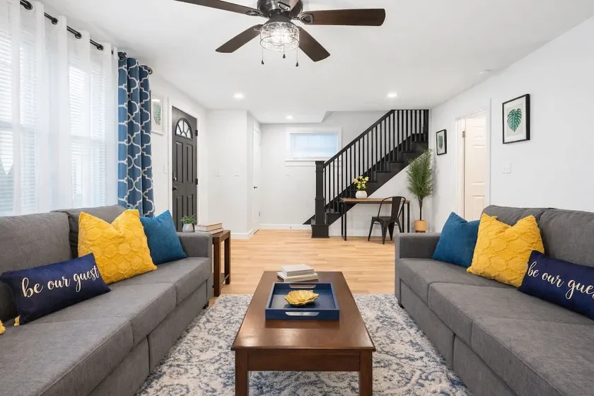*The Heron House*/King Bed/Spacious/Remodeled/ - Image 1