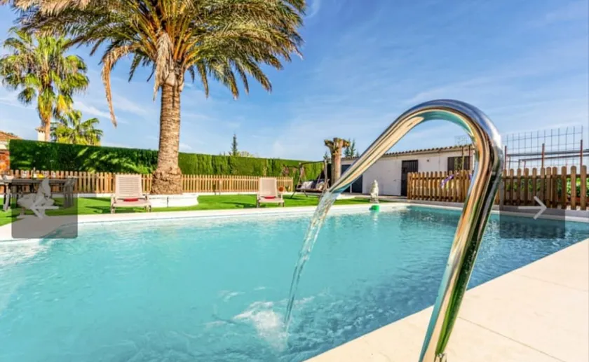 Apartment in a residential development - Image 1