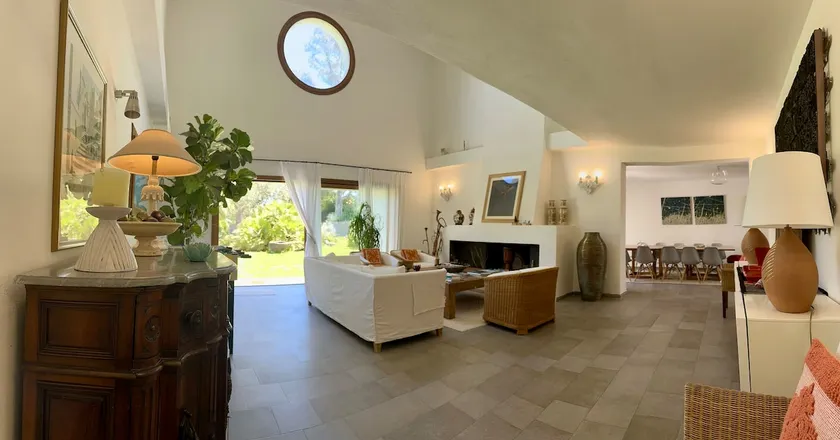 Casa Peppina. Beach Villa in Pula - Image 1