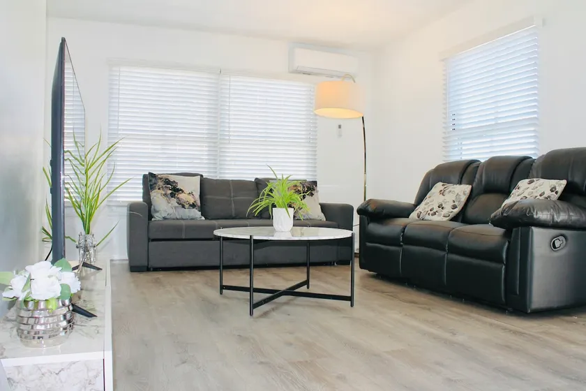 Los Angeles Gem- Heart of Monterey Park - Image 1