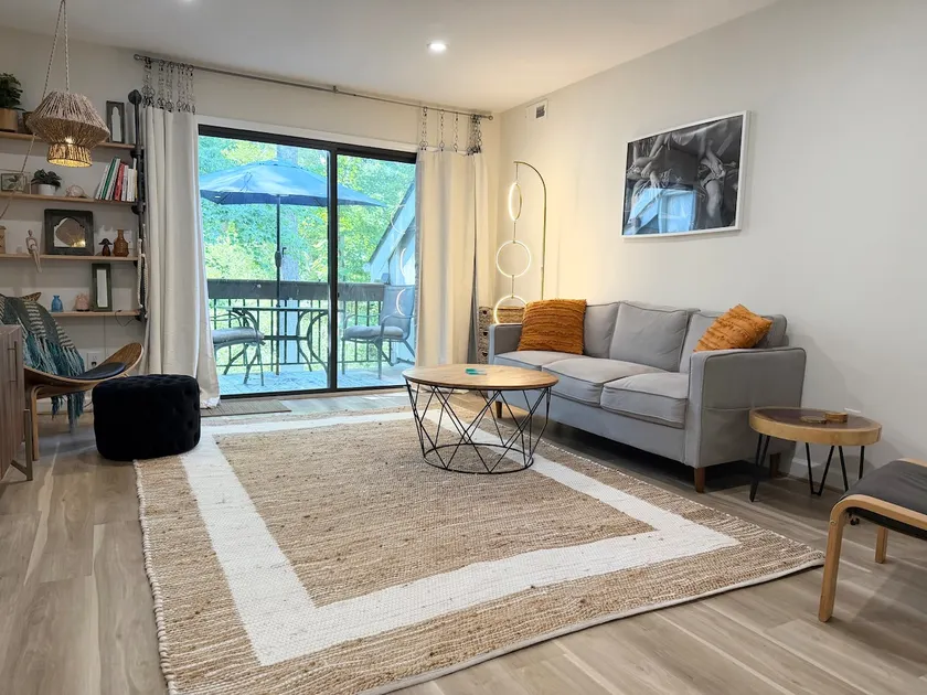 Midtown Oasis! 2BR Condo King/Queen-10 Min To City - Image 1