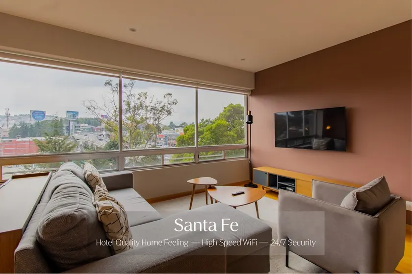 Capitalia | Santa Fe: Style & Comfort with Parking - Image 1