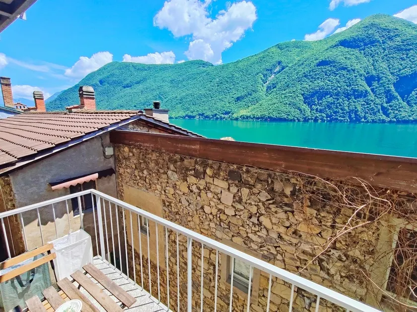 Intimate apartment with lake view, Lugano Gandria - Image 1