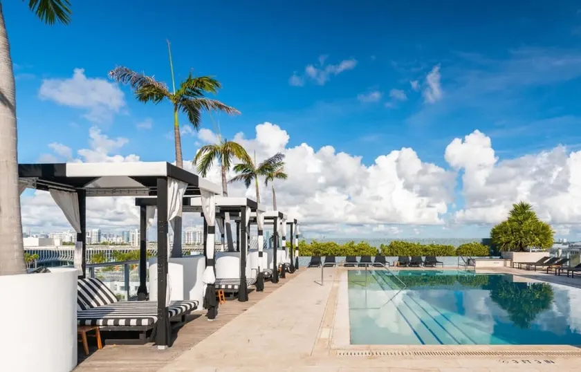 Ocean View Elegance | Rooftop Pool, Beach Access - Image 1
