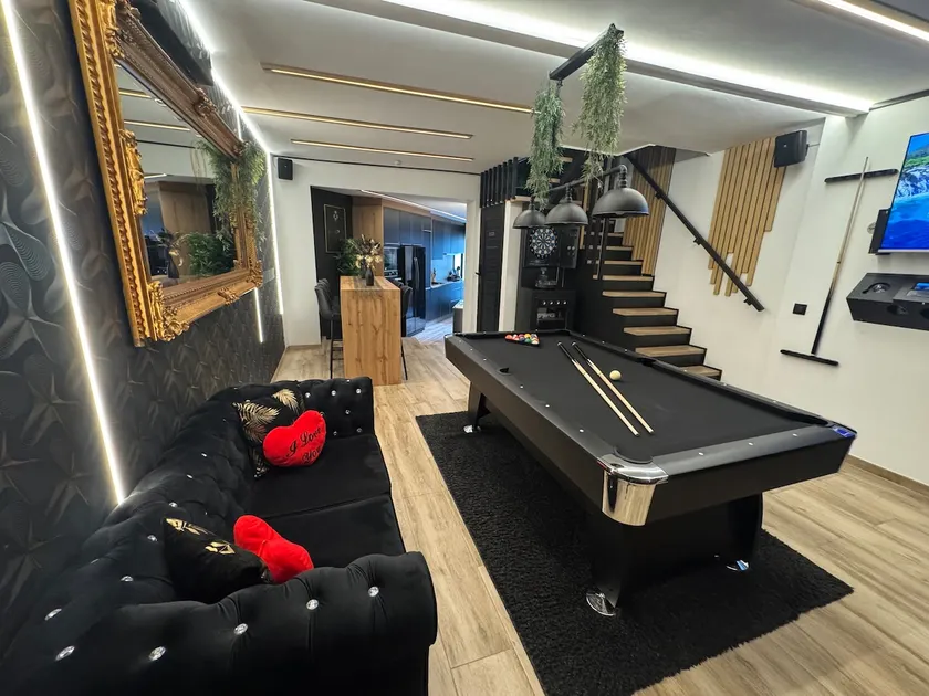 Charming room, sauna, jacuzzi, pool table / air conditioning - Image 1