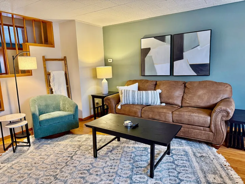 4BD Pet-Friendly Townhome • Fenced Yard • Garage - Image 1