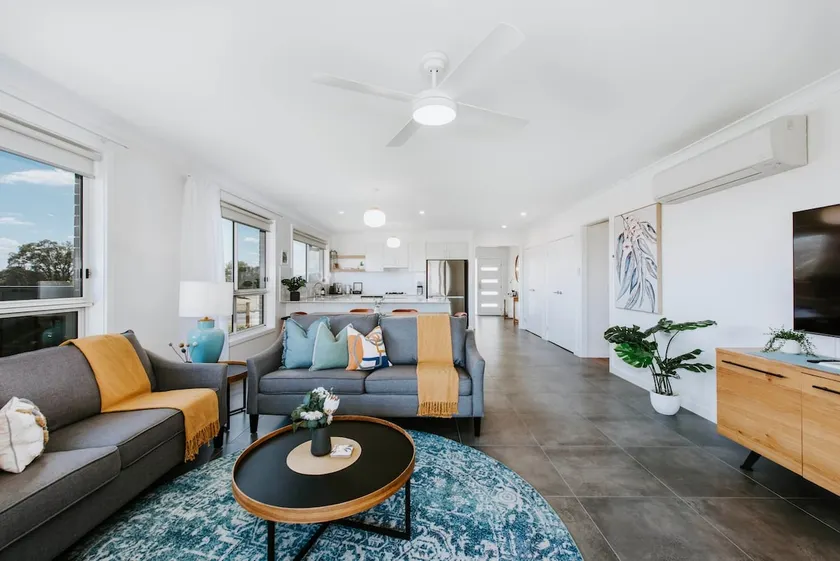 Helvetia - Modern Comfort meets Country Convenience - Image 1