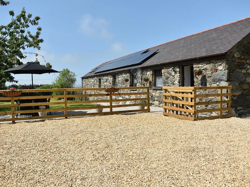 Bryn Derw - Image 1
