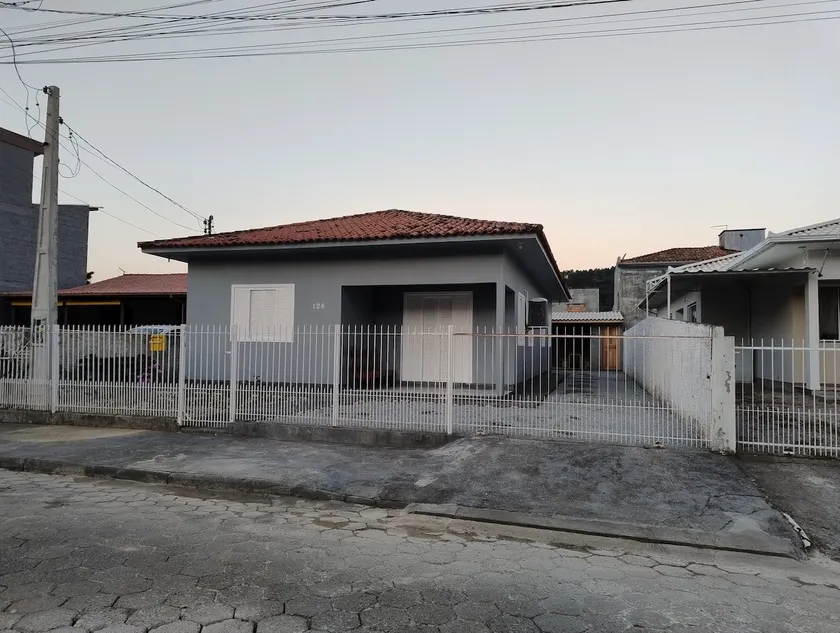 4-Bedroom Summer House - Image 1