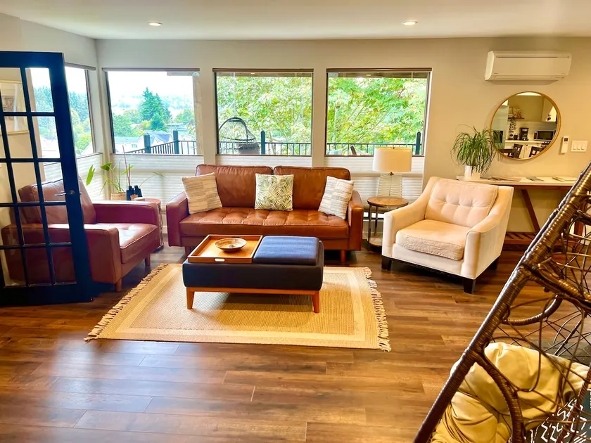 Stunning Views! - 3 Bedroom Hideaway with King Bed - Image 1