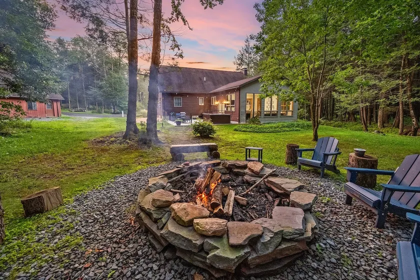 Catskills: Hot Tub, Games & 10 Acres - Image 1