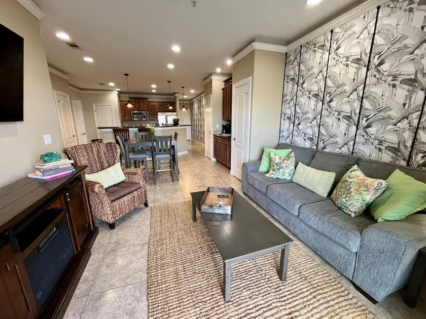The Lakeside Oasis Condo: On the Lake! - Image 1