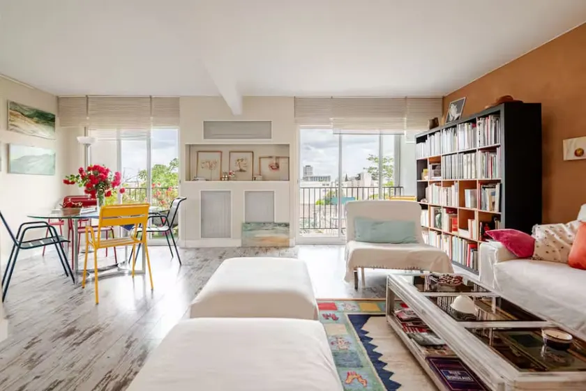 Artistic design, Balcony, Garage & Free parking - Image 1
