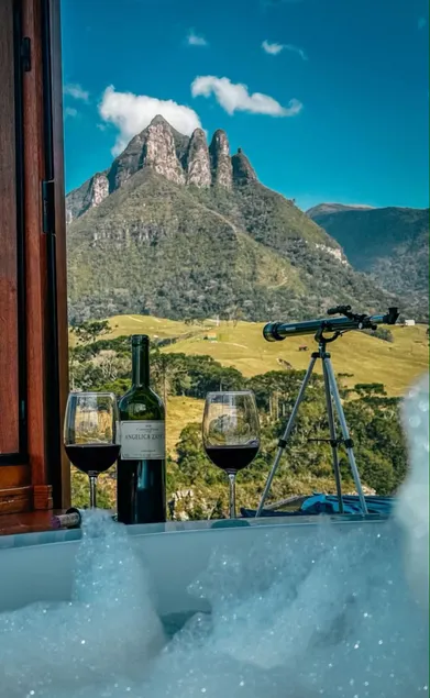 Cabin with bathtub overlooking Soldados Sebold - Image 1