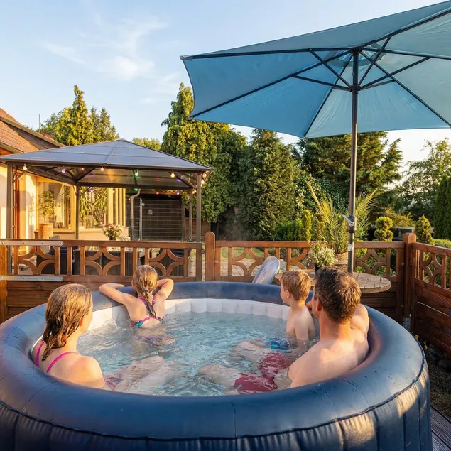Wellness paradise with sauna and hot tub - Image 1