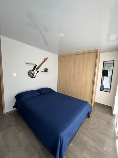 Two Bedroom Mountain View Apartment - Image 1