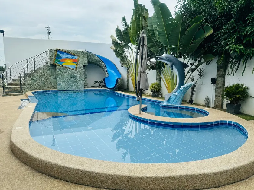 Guesthouse in Cauayan with Stunning Pool - Image 1