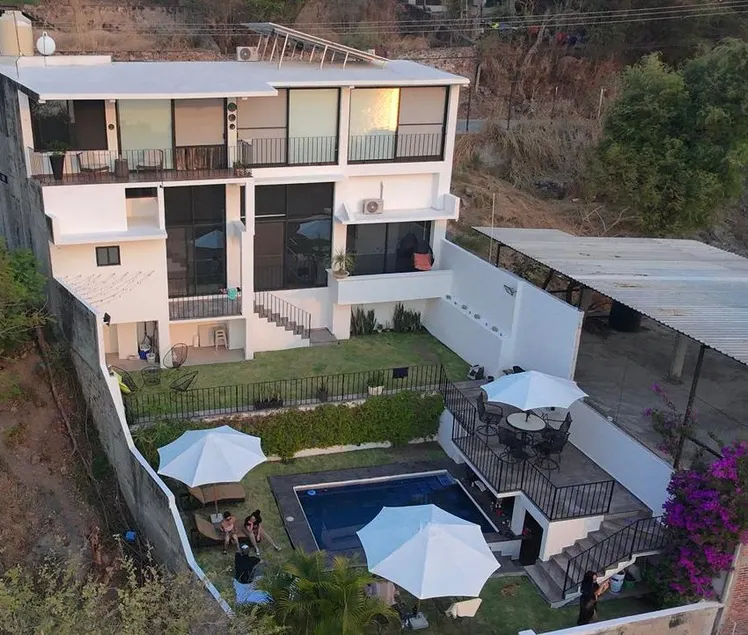 Satori House, Tequesquitengo - Image 1