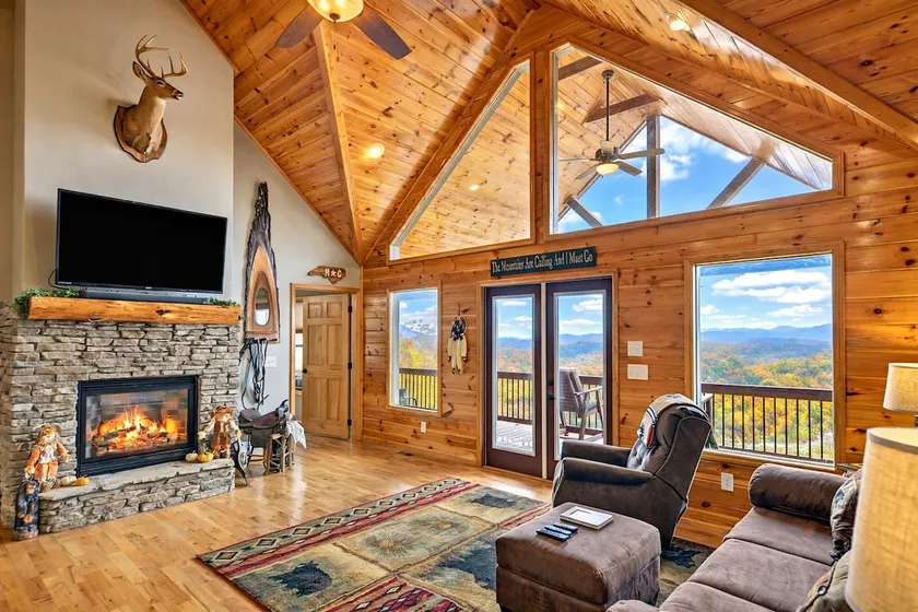 *Specials* Mountain View Cabin + Hot Tub! - Image 1