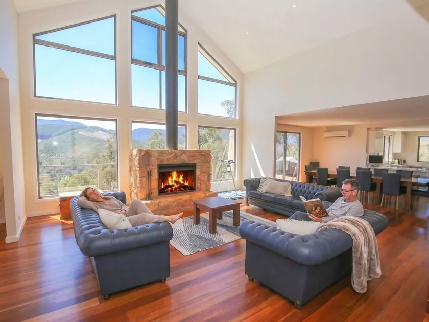 Kangaroo Lodge - Spacious & Luxurious - Image 1