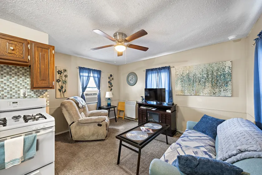 Plum Street Living ~ Upper Level - Image 1