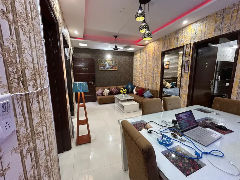 Luxury Family Entire 3BHK | Zirakpur-Chandigarh - Image 1
