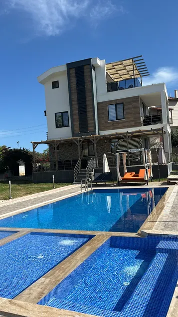 Detached villa in antkoop - Image 1