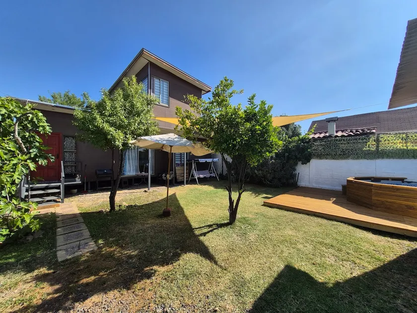 House for 5 people • 2 bathrooms • Large garden • A/C • 2 parking spaces - Image 1